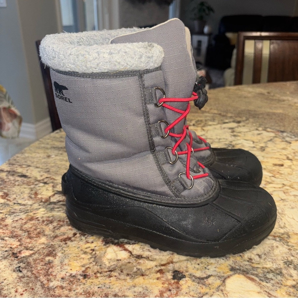 Sorel Kids Gray and Black Snow Boots with Red Laces